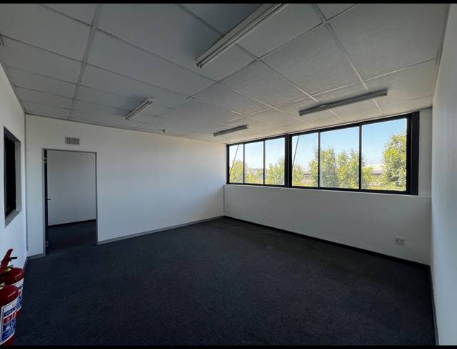 401M² WAREHOUSE TO LET IN AIRPORT INDUSTRIA